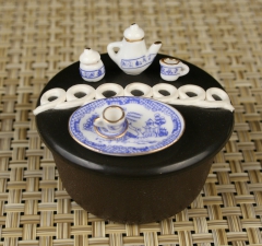 Miniature Blue Willow Chinese tea set with Hostess cupcake