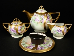 Schonwald Porcelain, Bavaria, decorated by Phillip Wight Belle Epoque Art Nouveau hand-painted by Pickard artist 1920s with Hostess cupcake