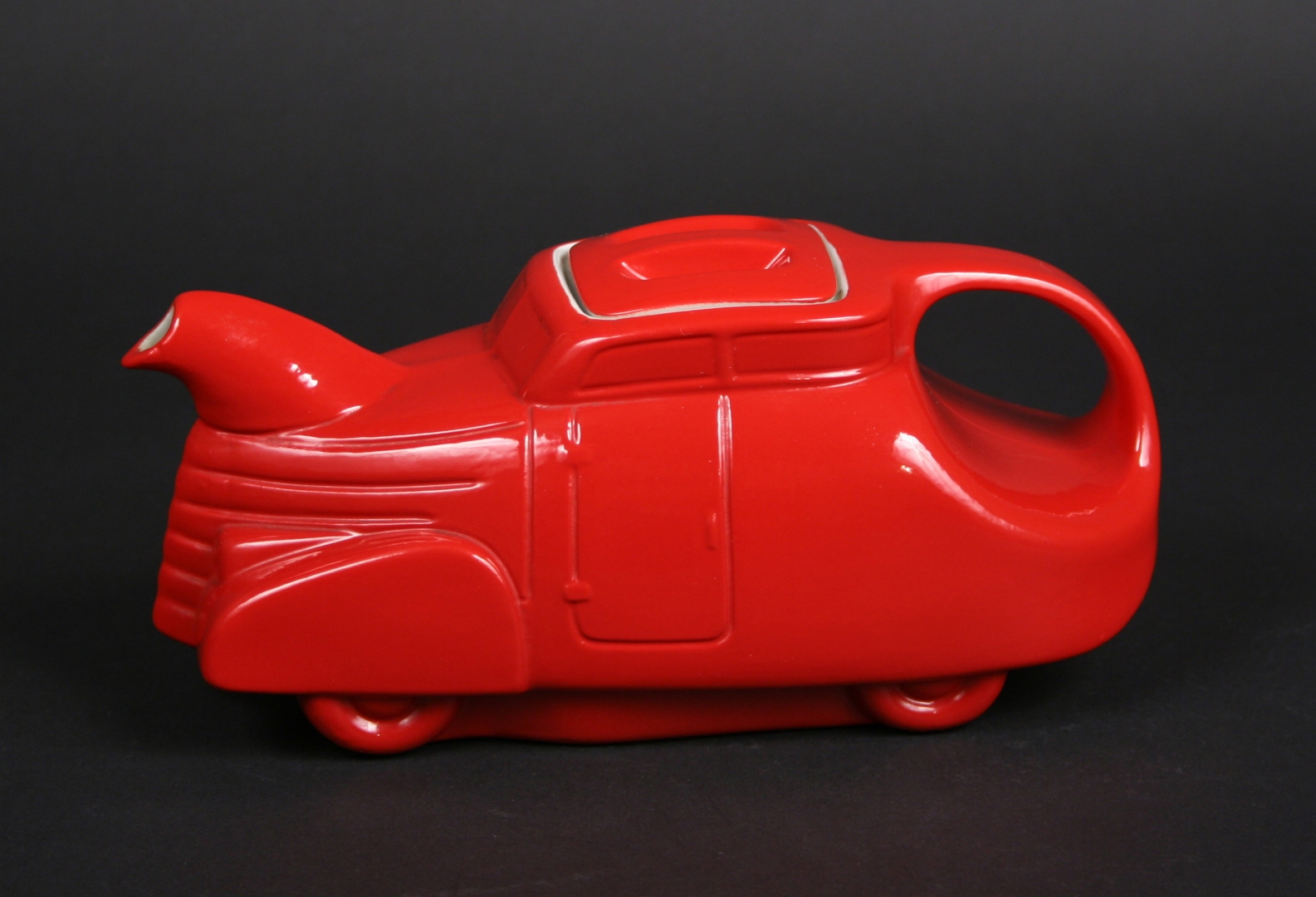 Sculptural Dinnerware International Museum of Dinnerware Design