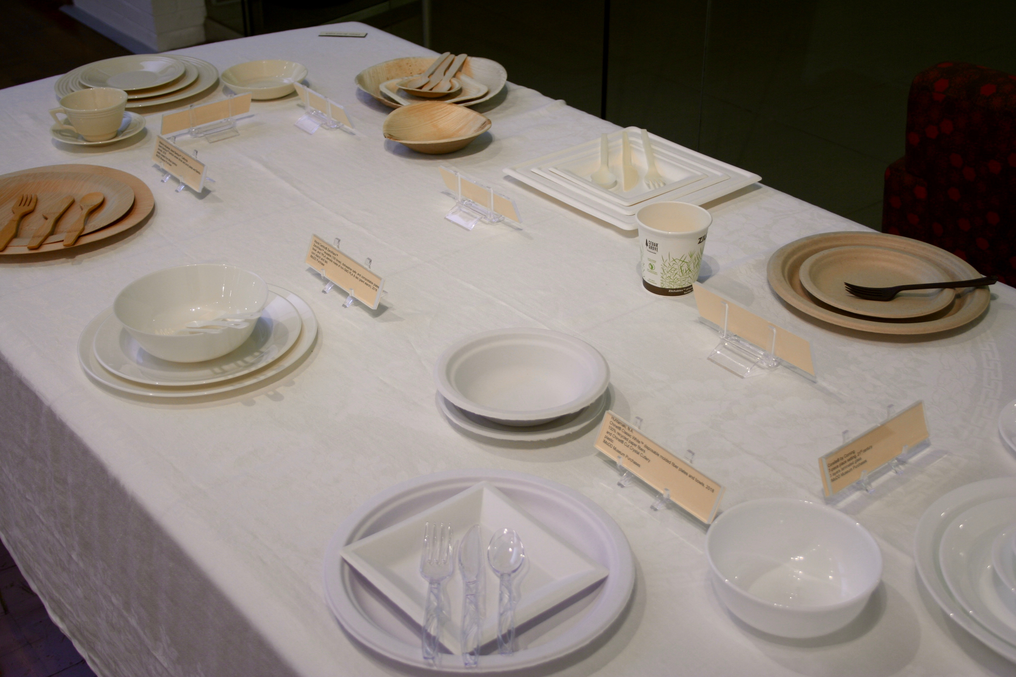 http://dinnerwaremuseum.org/main/wp-content/uploads/table.jpg