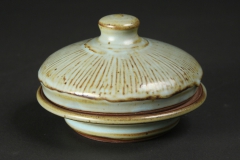 Steve Rolf covered butter dish 2018.211