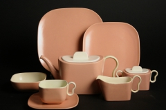 2020.137-Gladding-McBean-Franciscan-Ware-Metropolitan-1940-coral-and-ivory